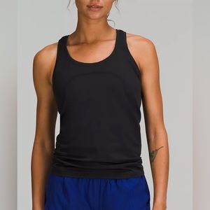 luluelemom swiftly tech tank top size 8